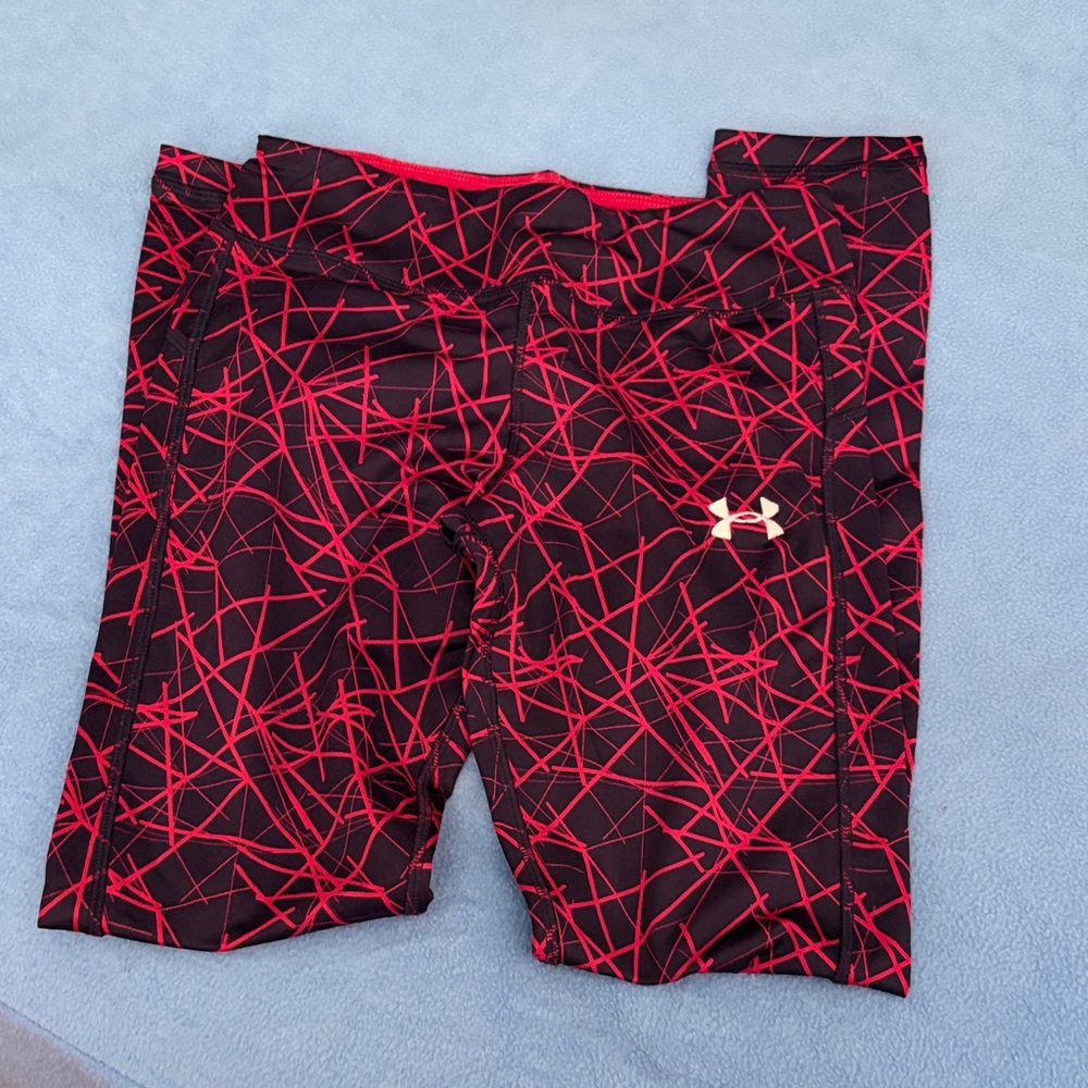 Under Armour Capri Athletic Leggings with Pink and Dark Blue Pattern